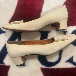 Vintage Cream Women's square heels